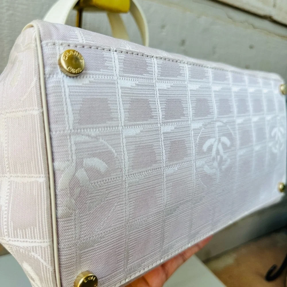 CHANEL travel line shoulder bag with COA